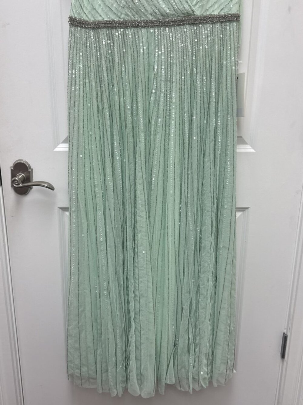 Mac Duggal Size 16 Green Sequin Beaded V-Neck Ruffle Cap Sleeve Maxi Ball Gown B - Picture 8 of 13